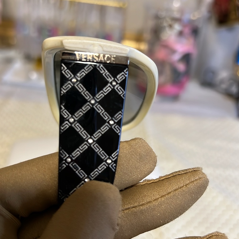 Versace Sunglasses With Hard Case, Microfiber Clo… - image 6